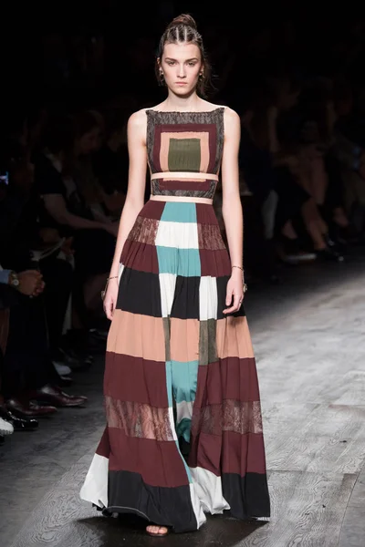 Look 32